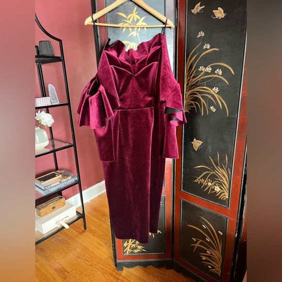 Velvet burgundy off shoulder gown - Picture 5 of 7